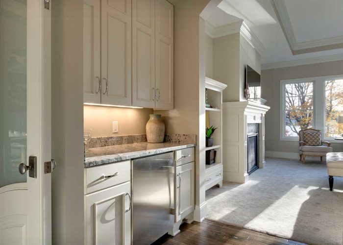 Kitchen accents with vintage white cabinets