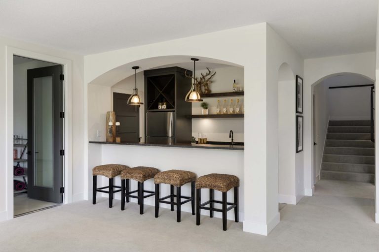 5900 Club Valley Rd Lower Bar