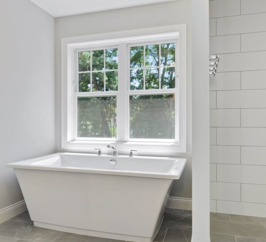 owners bath with large soaking tub