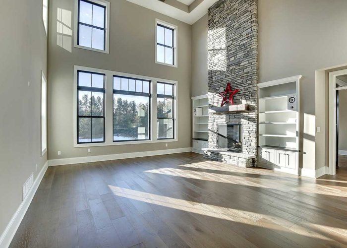 Great rom with tall fire place and ceiling